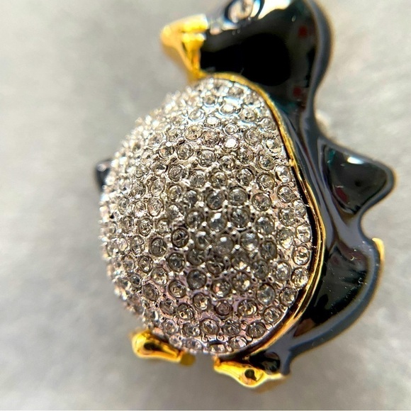 Talbots Penguin Brooch in Black Enamel with Rhinestones. Super cute! NWT - Picture 3 of 5